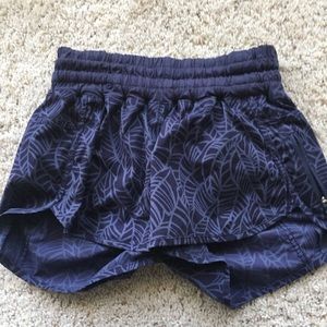 Lululemon tracker shorts